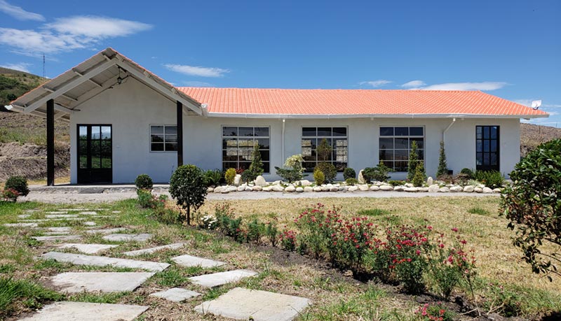 finca masada ecuador fachada